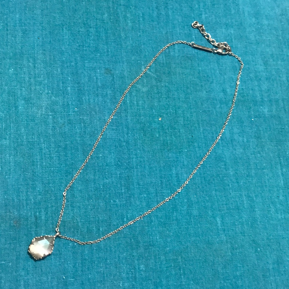 Kendra Scott necklace grey/iridescent and silver